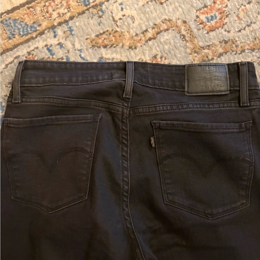 Classic Black Women's Levi’s Jeans - Picture 3 of 7